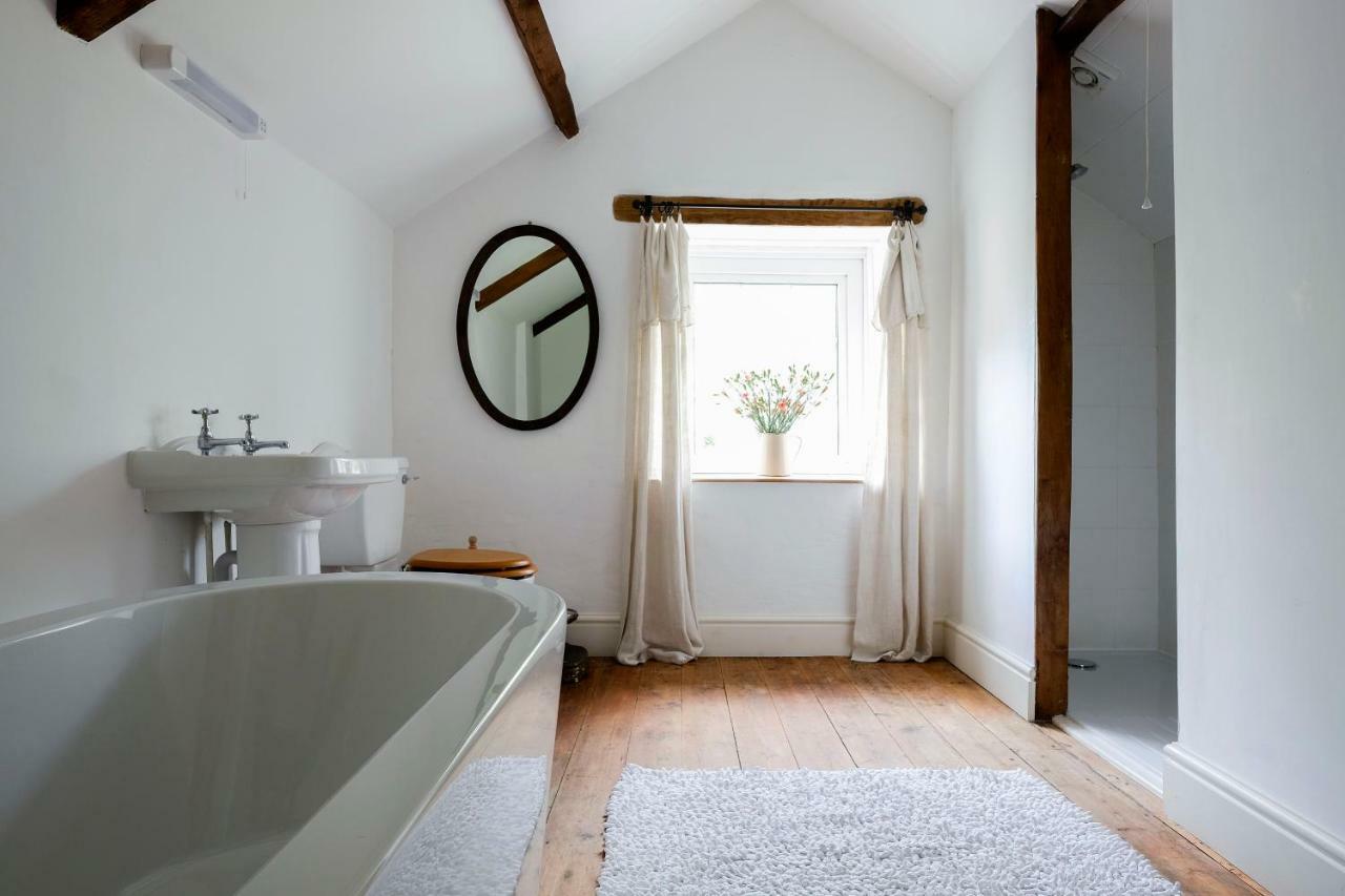 Bed and Breakfast The Grange Glasbury Экстерьер фото
